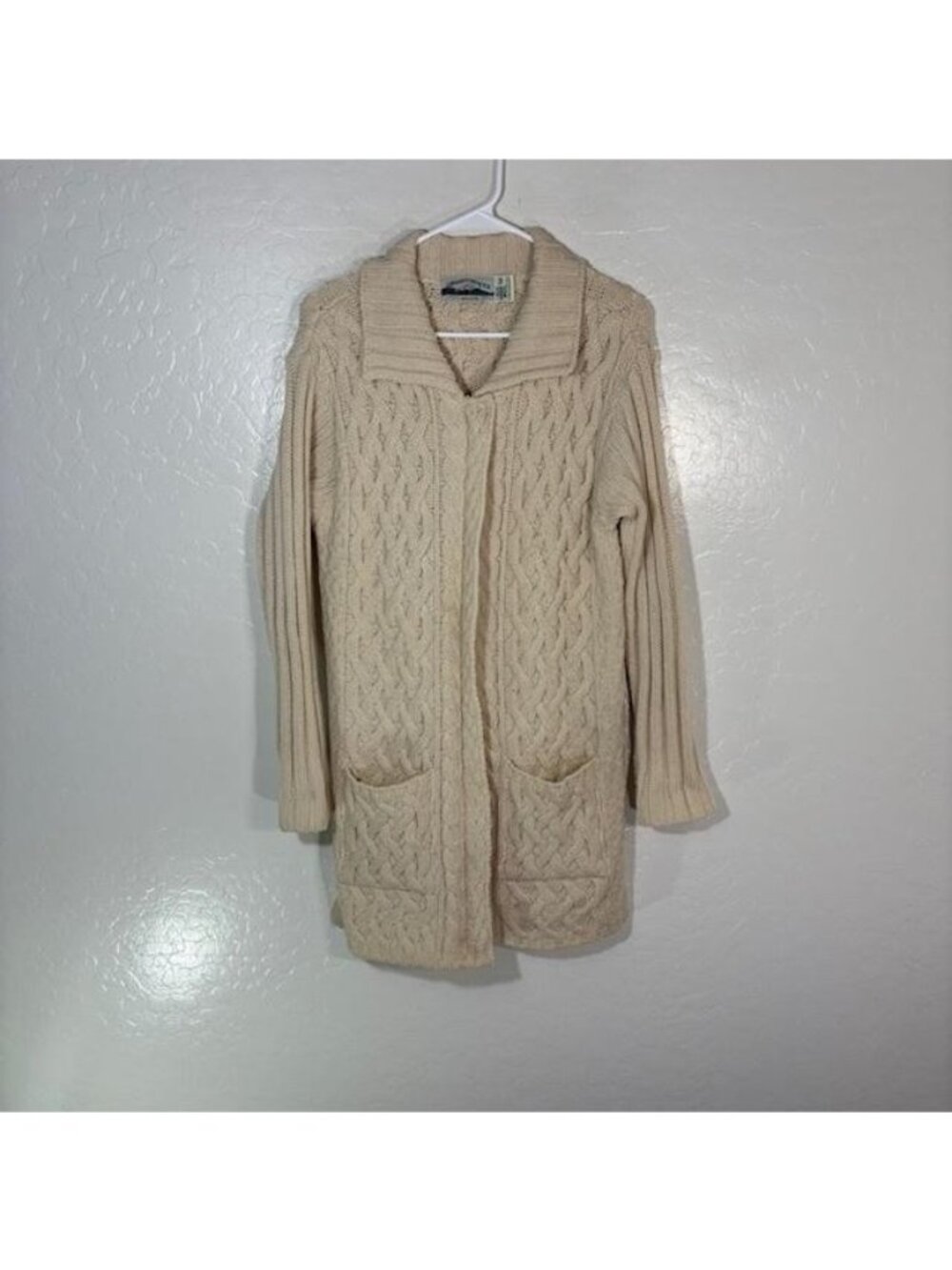 Aran Crafts Cardigan Sweater Womens Medium White Merino Wool Cable Knit Ireland